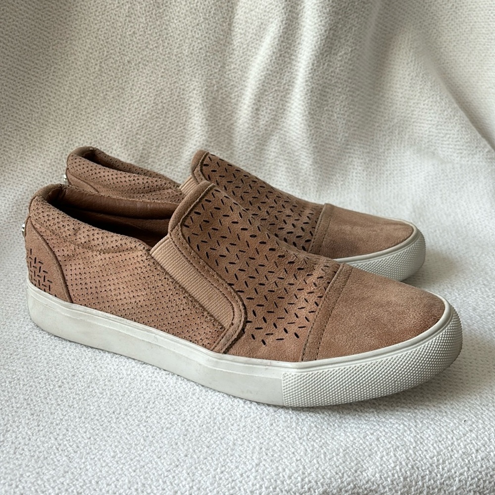 4/$25 Bundle Item Steve Madden ADDIE Tan Slip On Sneakers 7.5